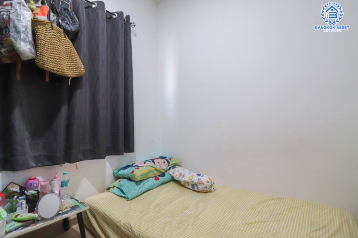 *****ทาวน์เฮ้าส์มือสองย่านนนทบุรี ม.เจซิตี้ รัตนาธิเบศร์-บางบัวทอง หลังมุม! บนเนื้อที่มากถึง 20.5 ตร.ว. ฟังก์ชัน 3 ห้องนอน 2 ห้องน้ำ 2 ที่จอดรถ แถมเฟอร์ฯ บิวท์อิน และ 1 เครื่องดูดควัน บนทำเลเยี่ยม เพียง 15 นาทีก็ถึงรถไฟฟ้าสายสีม่วง "สถานีบางพลู" ใกล้ทางด่วน "กาญจนาภิเษก"